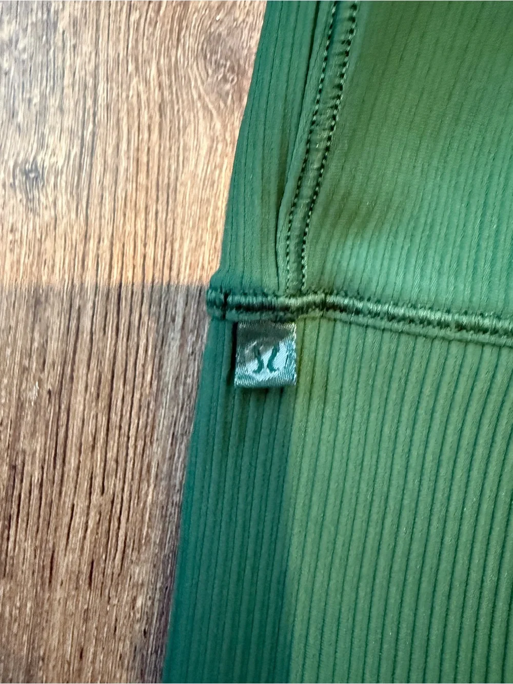 Ribbed Power Pivot Top - Hunter Green
